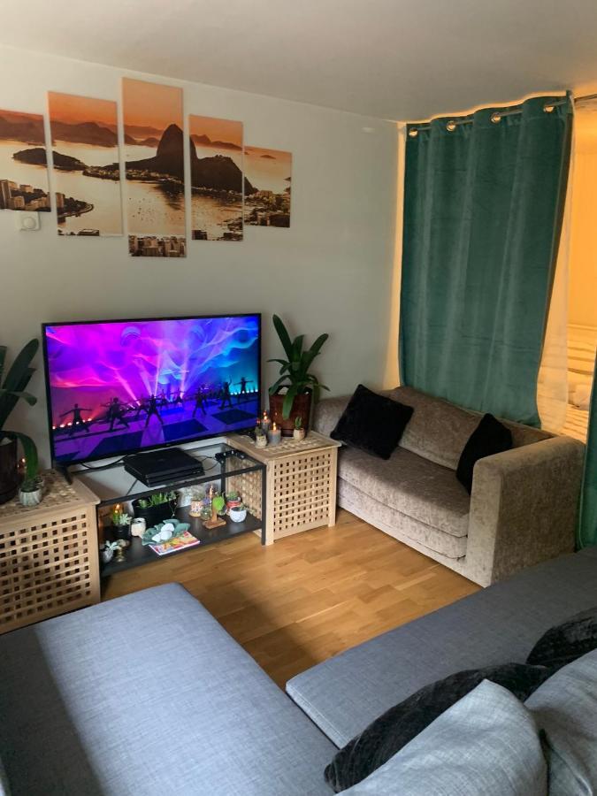 Garden Beautiful Cozy Flat , Recent Decorated. Apartment London Bagian luar foto
