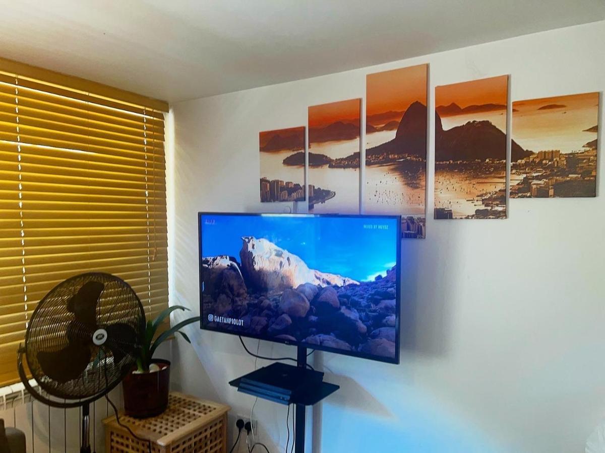 Garden Beautiful Cozy Flat , Recent Decorated. Apartment London Bagian luar foto