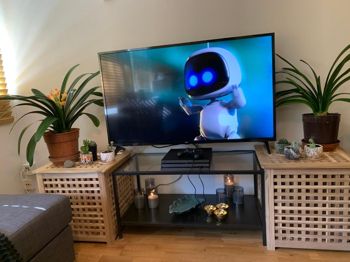 Garden Beautiful Cozy Flat , Recent Decorated. Apartment London Bagian luar foto